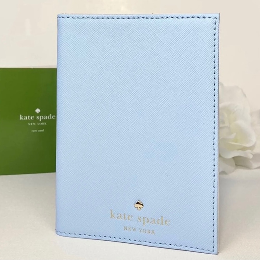 NWT Kate Spade Mika’s Pond Passport Holder